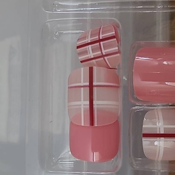 2/$16 Pink Plaid Press on Toenails - Picture 10 of 11